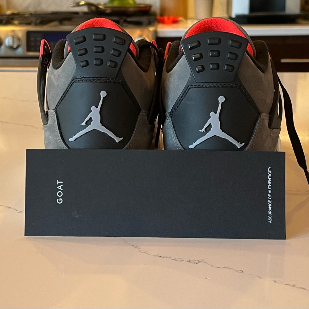 Jordan Air 4 Retro GS - Dark Grey and Infrared